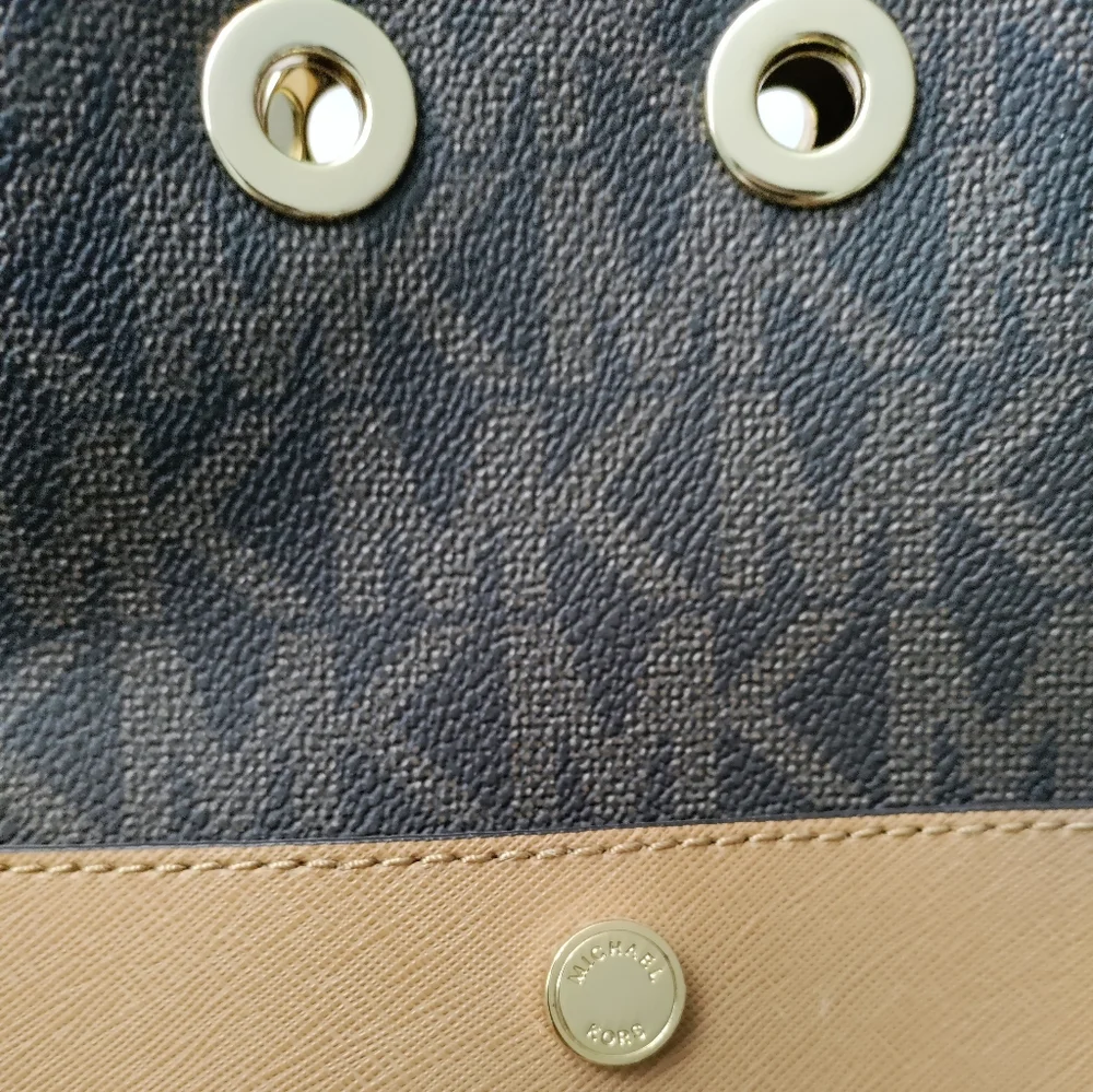 ✨NEW MICHAEL KORS BUCKET BAG MONOGRAM MK BROWN GOLD CHAIN✨ - Picture 5 of 7
